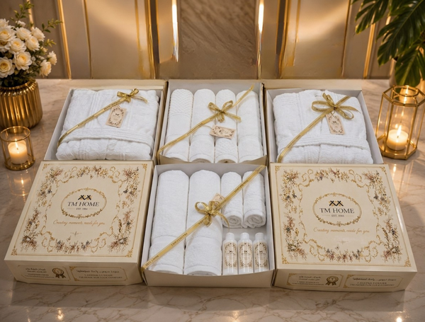 طقم فاخر من 12 قطعة قطنية بجودة الفنادق (2 روب حمام مقاس 2XL + 2 منشفة 140x70 + 2 منشفة 50x100 + 2 بساط حمام + 2 خف + 2 منشفة 30*30) باللون الأبيض – جودة فندقية فاخرة
